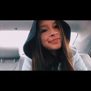 Meet your Posher, Valeria